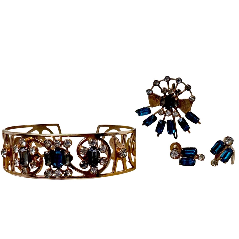 Bugbee & Niles Gold Tone Teal Blue Rhinestone Bracelet Brooch Earrings w/ case